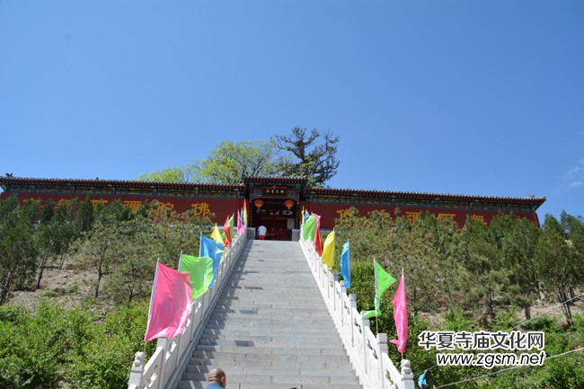 太原南山寺吉祥普佛法會天空現(xiàn)萬朵祥云