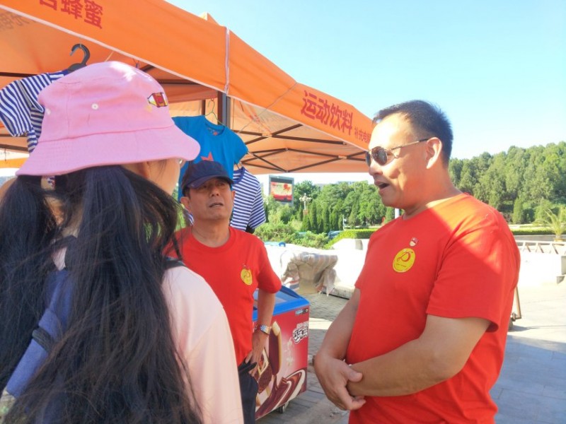 探索紅色旅游：大學生走進西柏坡