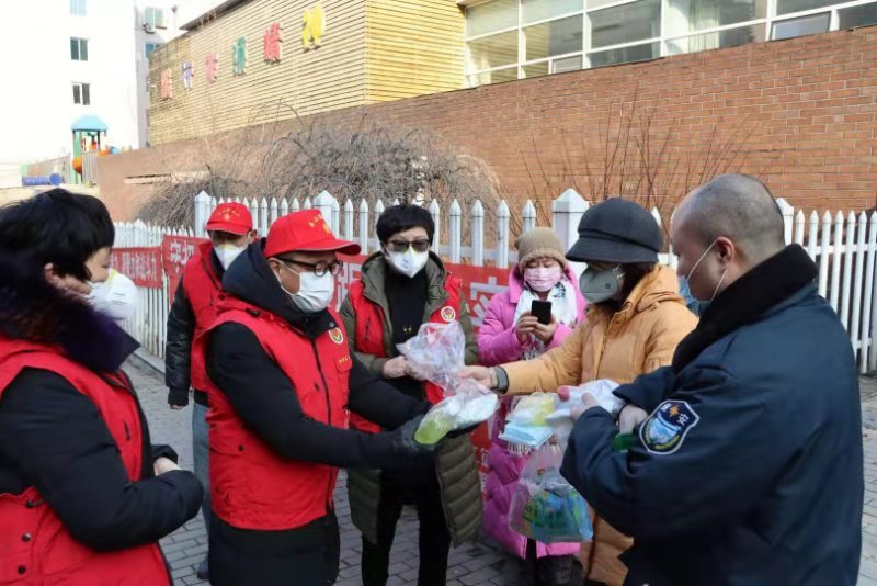 本溪博愛之家團隊為市兒童福利院送防疫品