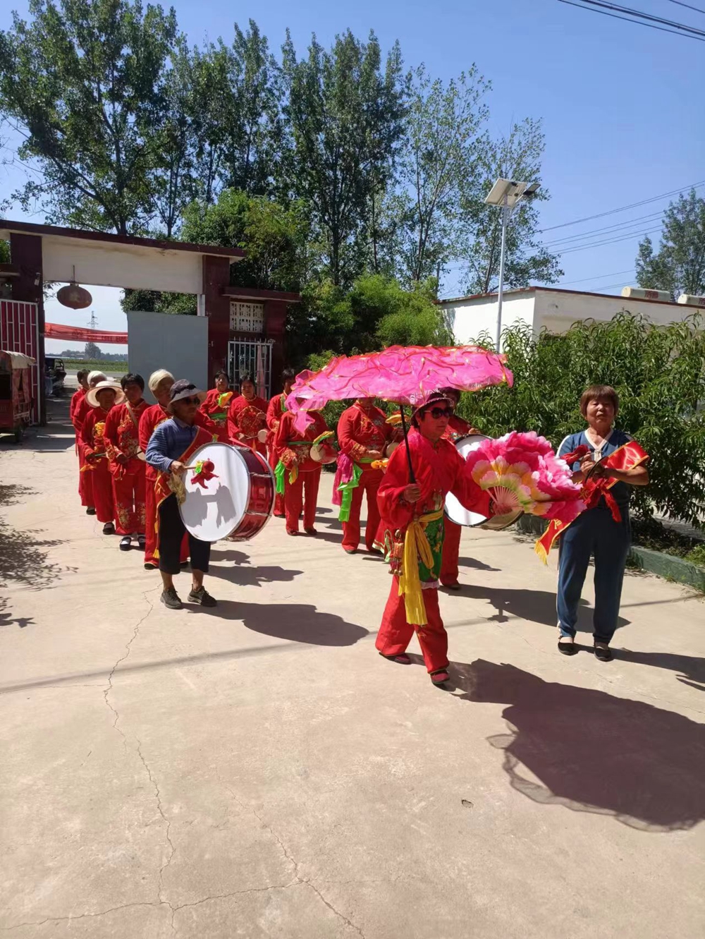 正念正心國學(xué)文化研究院傳統(tǒng)文化學(xué)研中心到逍遙鎮(zhèn)敬老院進行慰問