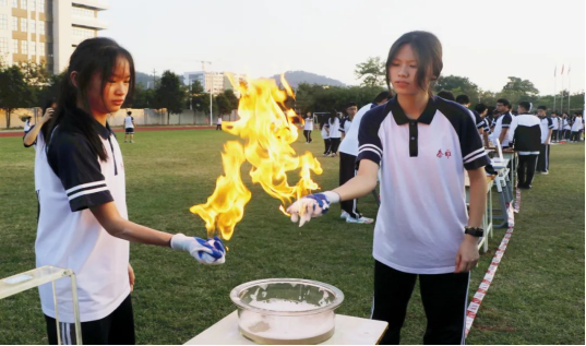 柴時(shí)鐘： 創(chuàng)新求進(jìn) 科技強(qiáng)國