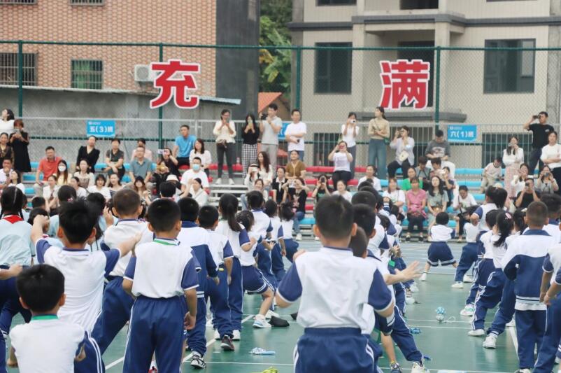 柴時鐘：整合校本資源 踐行大德育觀 創(chuàng)建和美校園