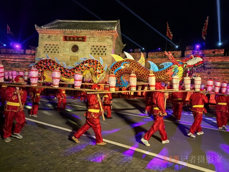 一夜魚龍舞 兩地共祥樂——南昌縣 “非遺” 蔣巷太平燈閃耀定南客家古城